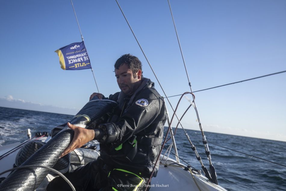 Benoit Hochart Navigue pour La Chaîne de l'Espoir 