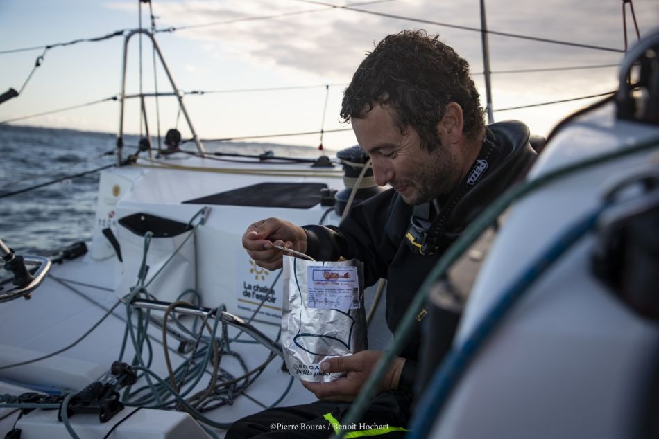 Benoit Hochart Navigue pour La Chaîne de l'Espoir 